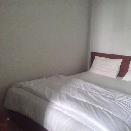 Zameena Guest House Cimahi Esterno foto