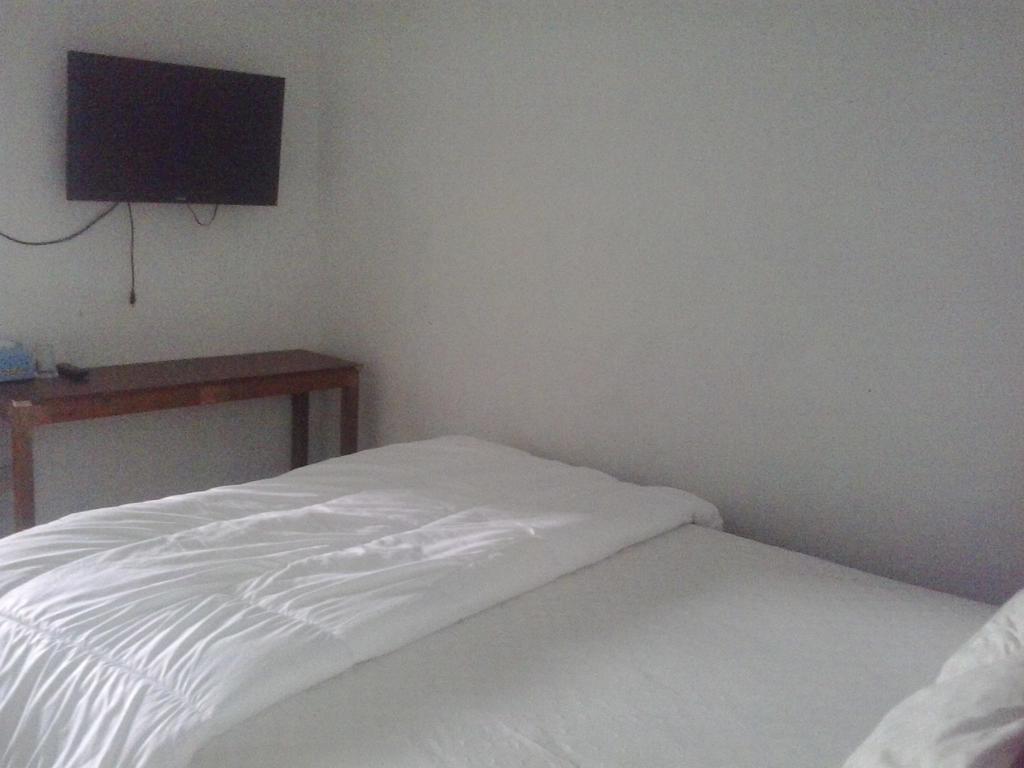 Zameena Guest House Cimahi Esterno foto