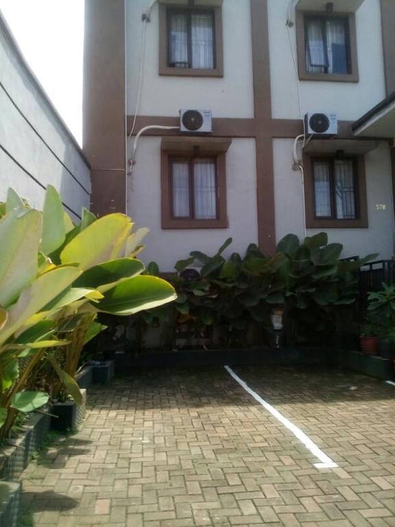 Zameena Guest House Cimahi Esterno foto